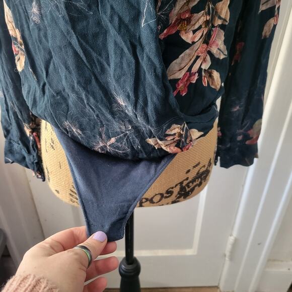 Small Zara blue floral faux wrap long sleeve bodysuit - Picture 6 of 6